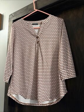 Woven Pattern Button-Detail Women’s Top in Brown and White